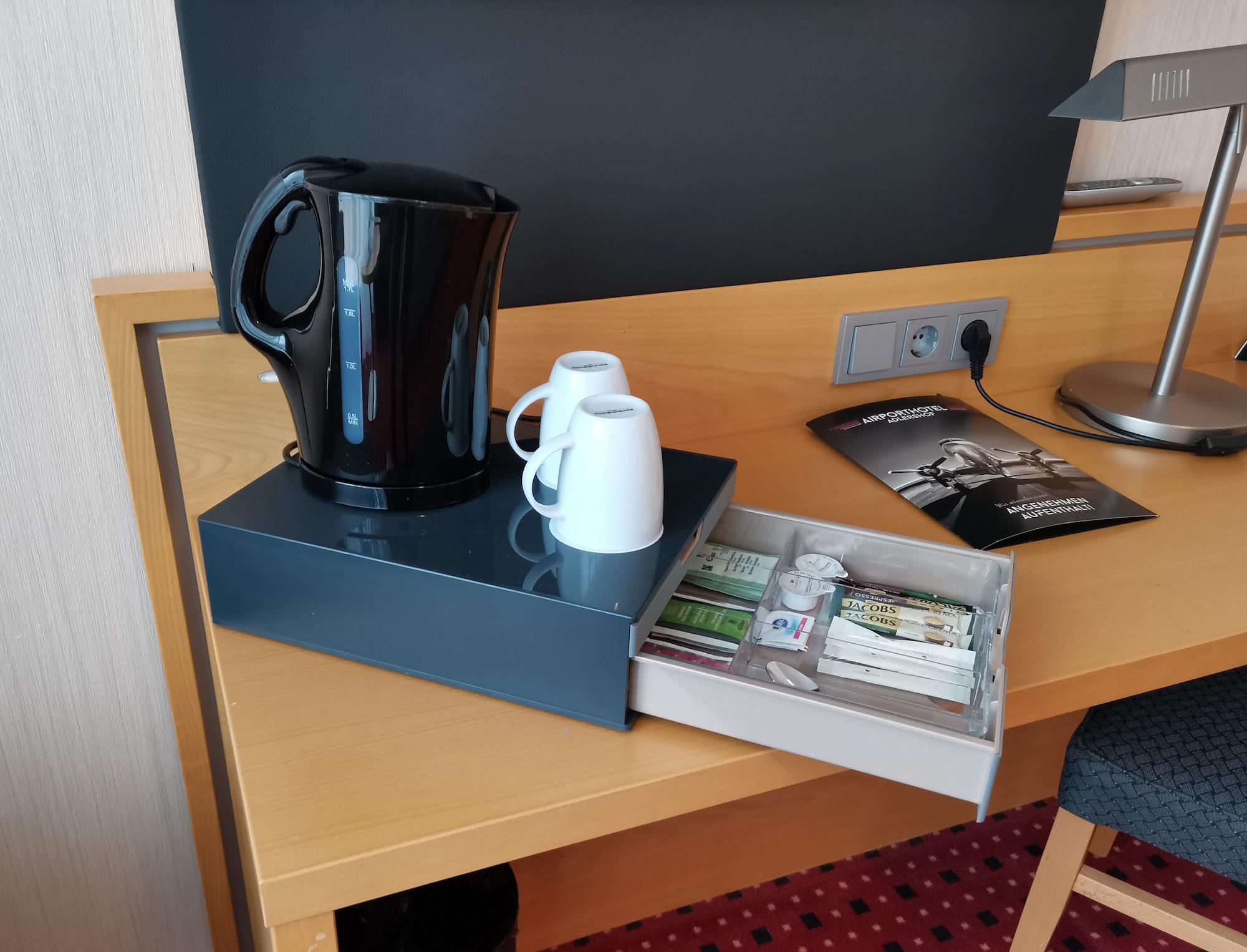 Airporthotel Berlin-Adlershof ภายนอก รูปภาพ